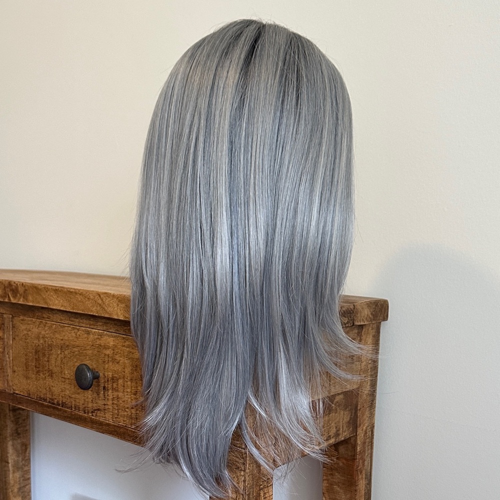 Sleek Silver Gray Long Straight Wig - Modern Smooth Finish